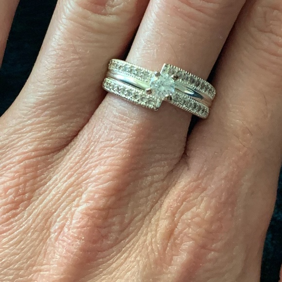 Silver Ring - Picture 2 of 3